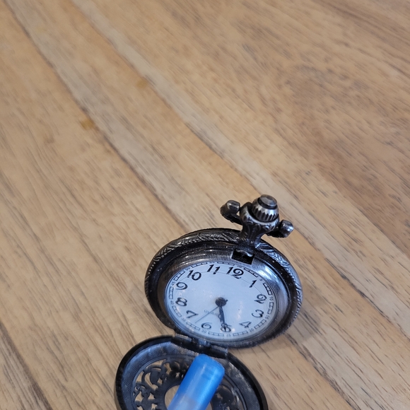 Source Unknown Silver Pocket Watch - Picture 3 of 4